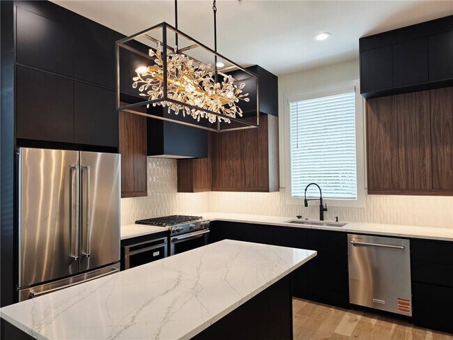 Foto del edificio - 432 Markham St SW