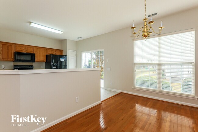 Building Photo - 2138 McKenzie Creek Dr