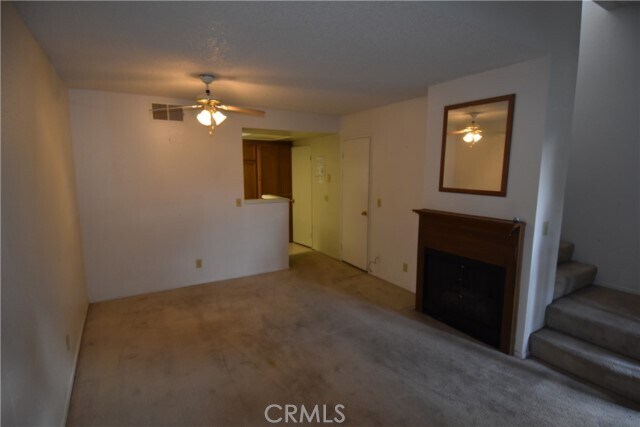 Building Photo - 8167 Vineyard Ave