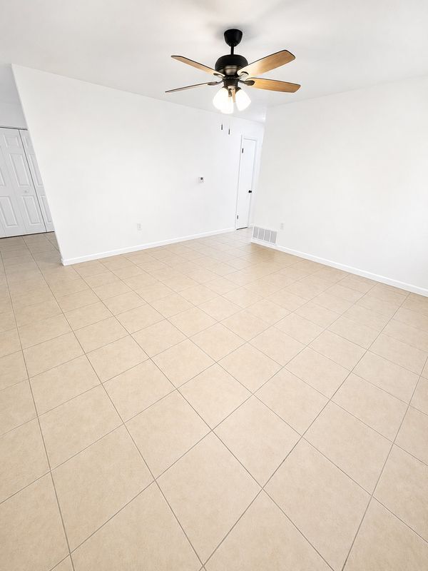 Foto del edificio - 1712-1712 NE 71ST PLACE