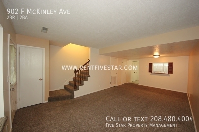 Building Photo - 902f McKinley Ave