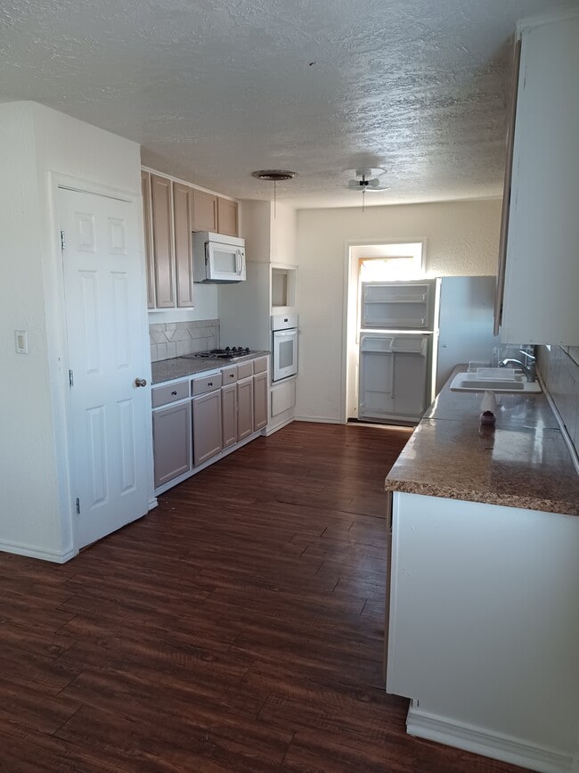 Foto del edificio - 2205 NW 36th St