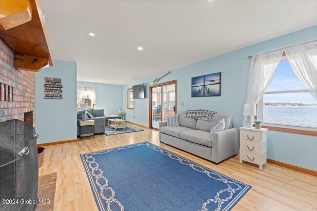 Building Photo - 565 NY-9P