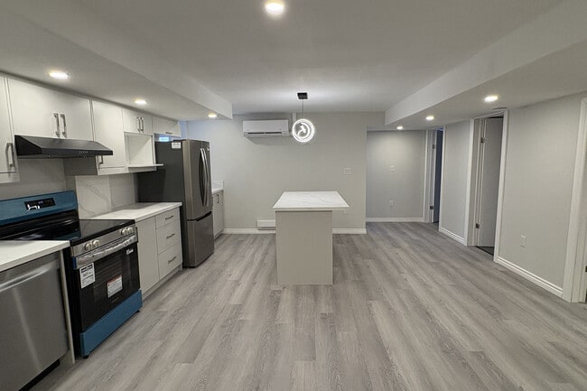 Building Photo - 63 Teskey Cres