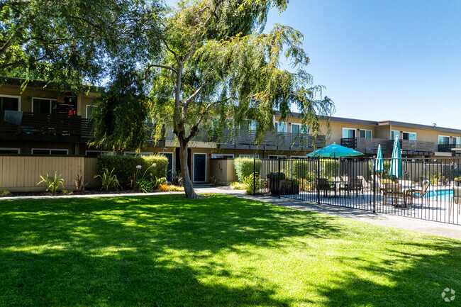 Courtyards - Junction Flats