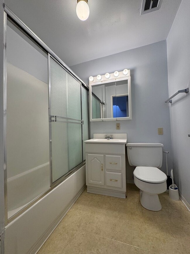 Building Photo - 410.5 N Pearl St