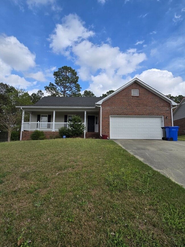 Building Photo - 685 Daharan Dr