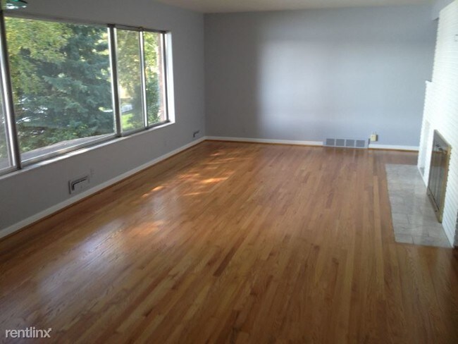 Foto del edificio - 2270 E Hammond Lake Dr