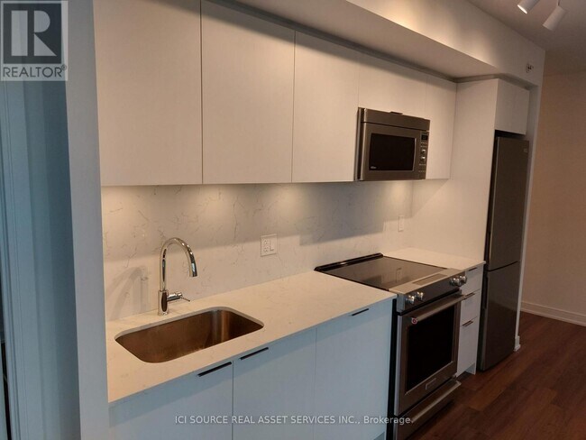 Photo du bâtiment - 30 Samuel Wood Wy