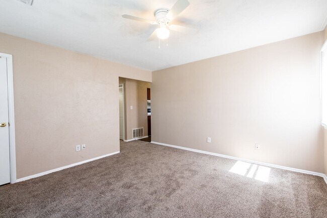 Building Photo - 3 br, 1 bath House - 3503 MEDFORD CT