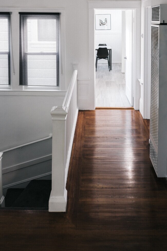 Building Photo - 208 Noe St