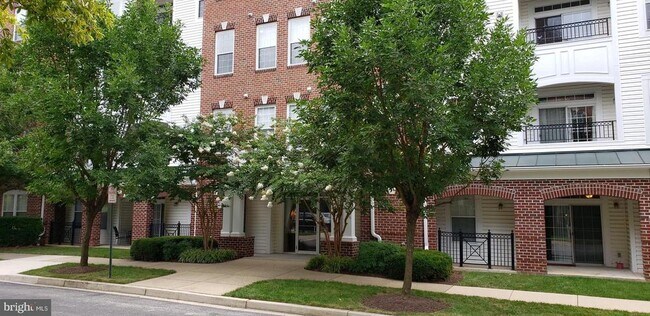 Foto del edificio - 5800 Clipper Ln