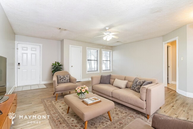 Foto del edificio - 2442 Chauncey Ln