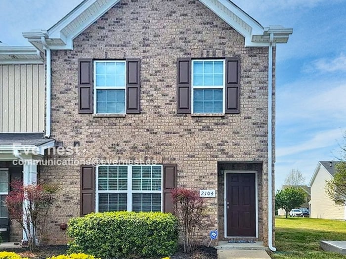 Primary Photo - 2104 Debonair Ln