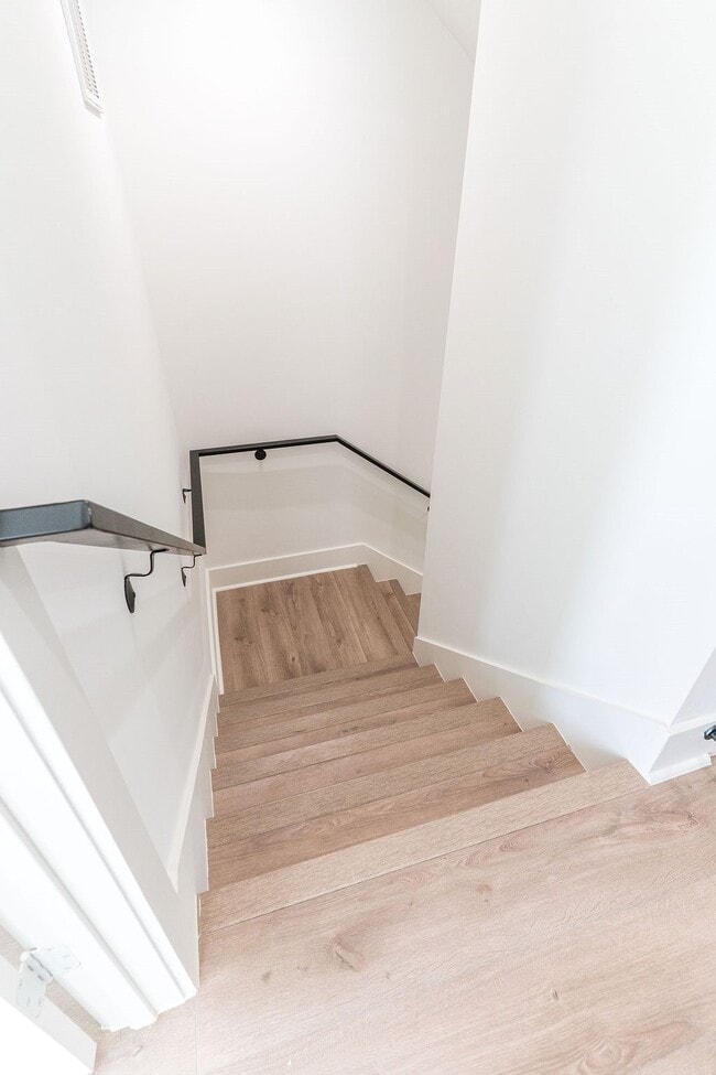 Building Photo - 5703 Dolores St