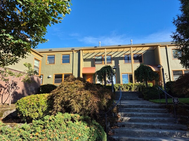 Charming 1 bed, 1 bath unit, with all of i... - Charming 1 bed, 1 bath unit, with all of i... Apartment