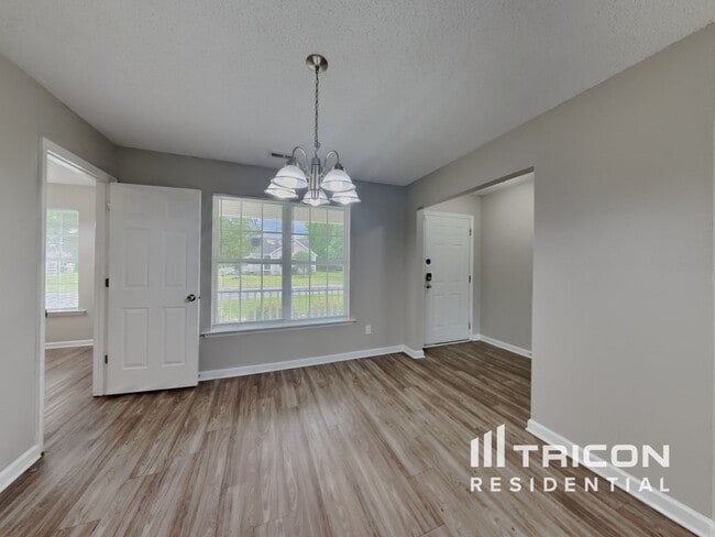 Building Photo - 1807 Bellwick Dr