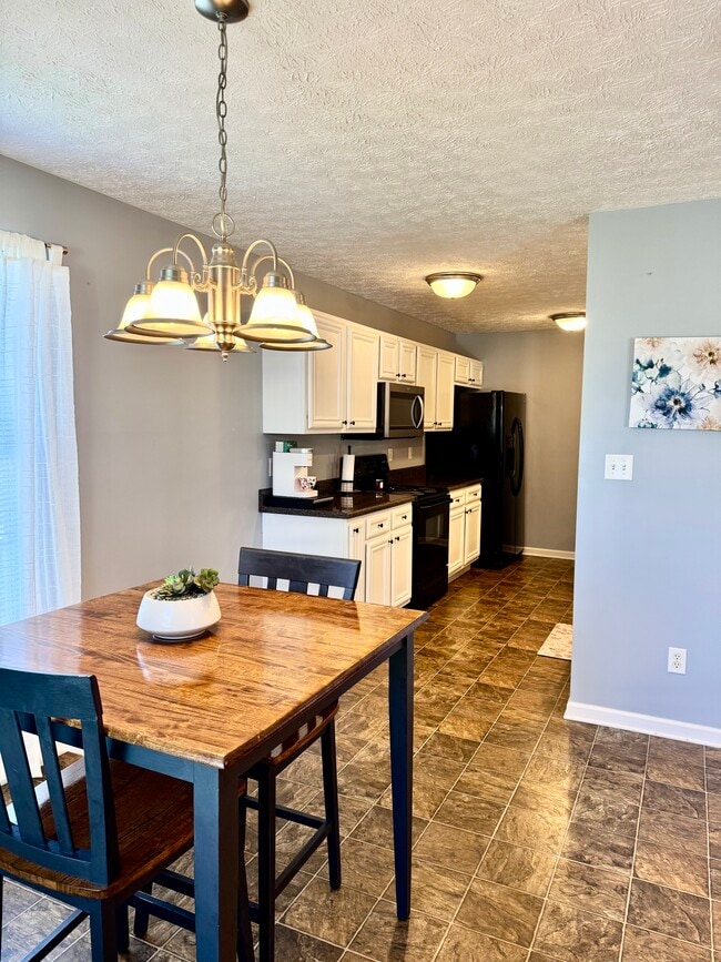 Foto del edificio - 408 Cedar Hollow Dr