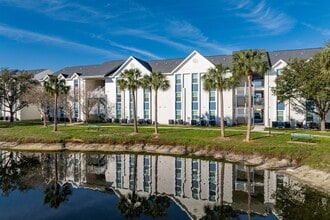 Building Photo - Summer Lake Villas, LLC