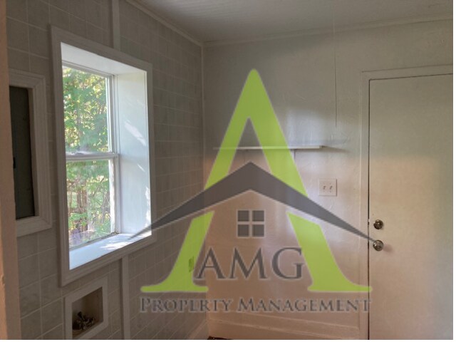 Foto del edificio - 6231 Raleigh Dr