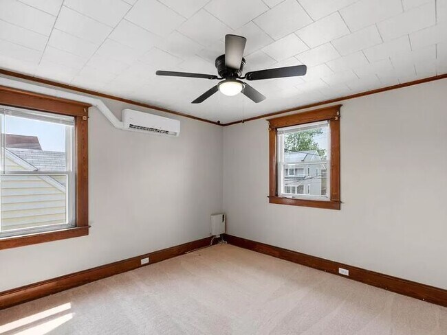 Foto del edificio - 1236 Maple Ave