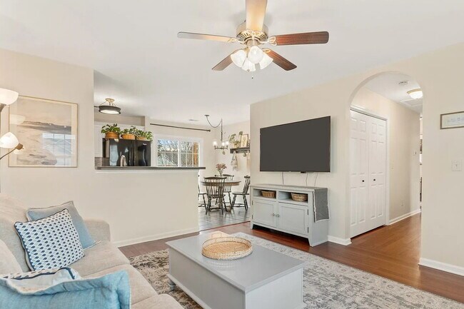 Foto del edificio - Charming 3-Bedroom Home for Rent in Leland, NC – Large Backyard & Great Amenities!