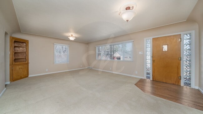 Photo - Charming Rancher in Cheyenne Mountain House