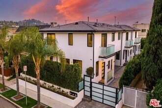 Building Photo - 4418 Kingswell Ave