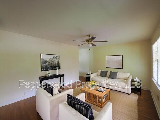 Foto del edificio - 338 W Hampton Ave