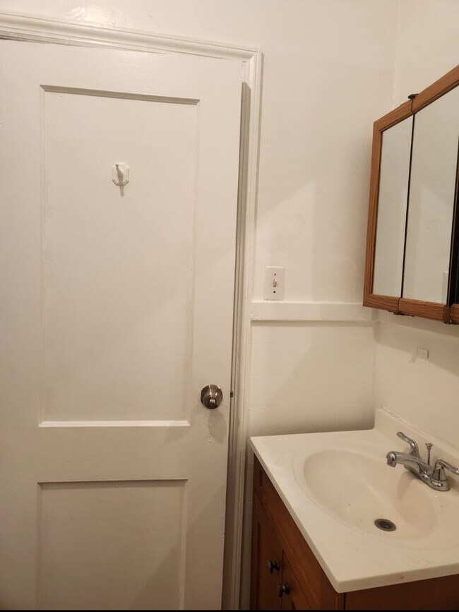 Baño - 290 2nd Ave