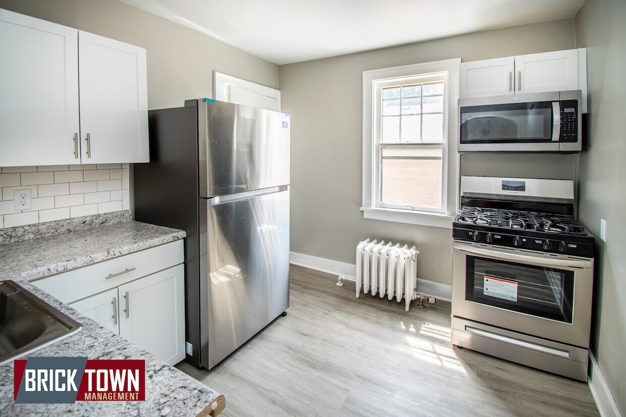 Foto principal - 4915 Davenport St