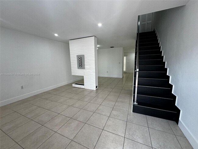 Foto del edificio - 11695 NW 1st Ln