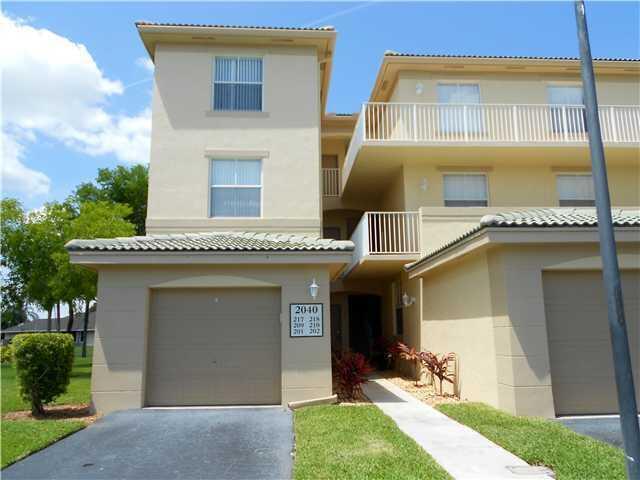 Primary Photo - 2040 Greenview Shores Blvd