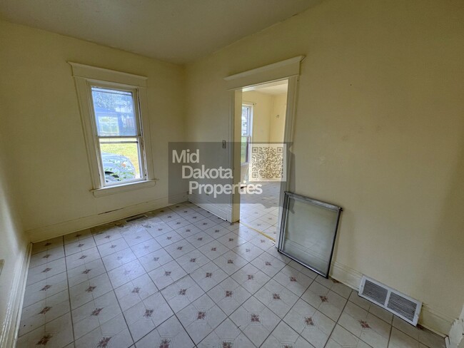 Foto del edificio - 828 W 2nd-2 Bedroom House