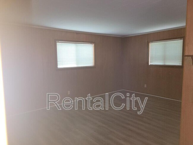 Foto del edificio - 110 E 7th St