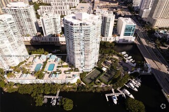 Building Photo - 16400 Collins Ave