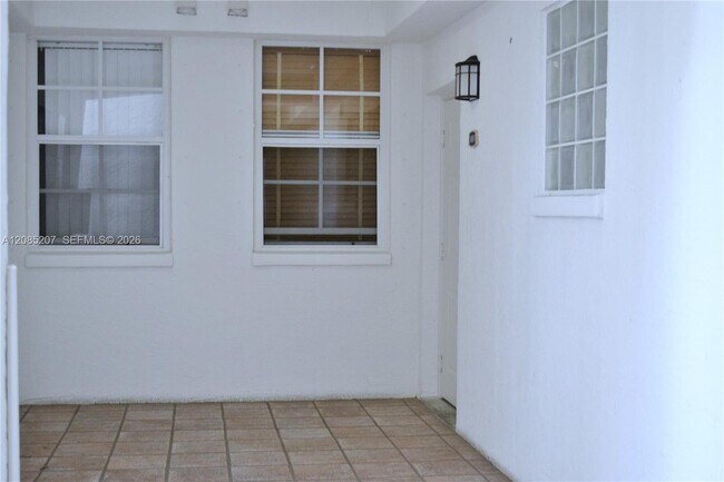 Foto del edificio - 3225 NE 184th St