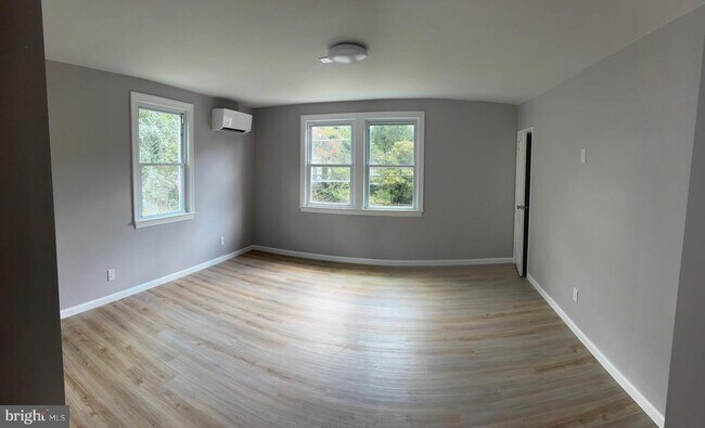Foto del edificio - 2904 Bunker Hill Rd