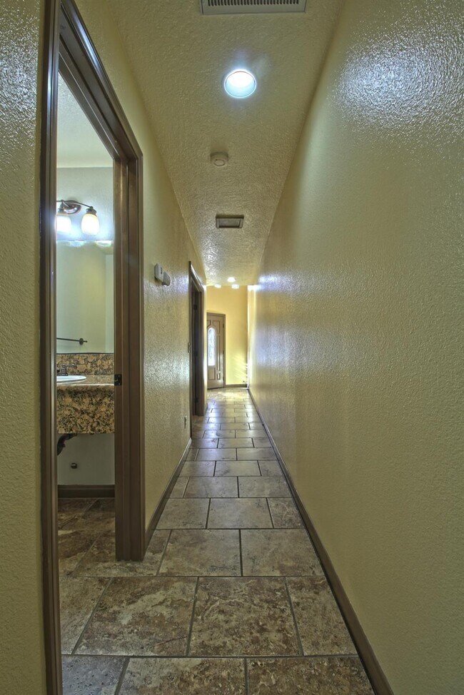 Foto del edificio - 27160 Vista Rd