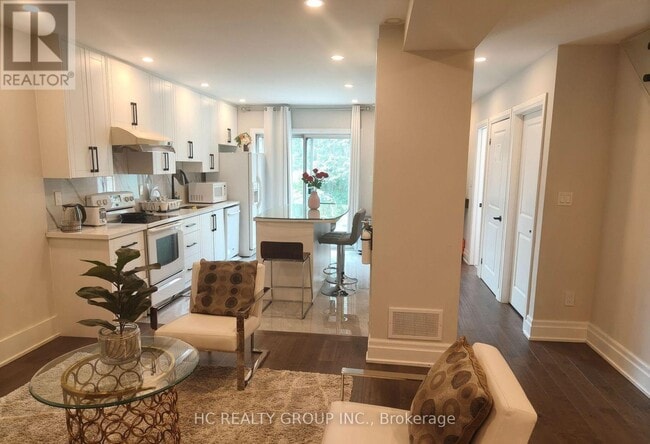 Building Photo - 118 Courcelette Rd