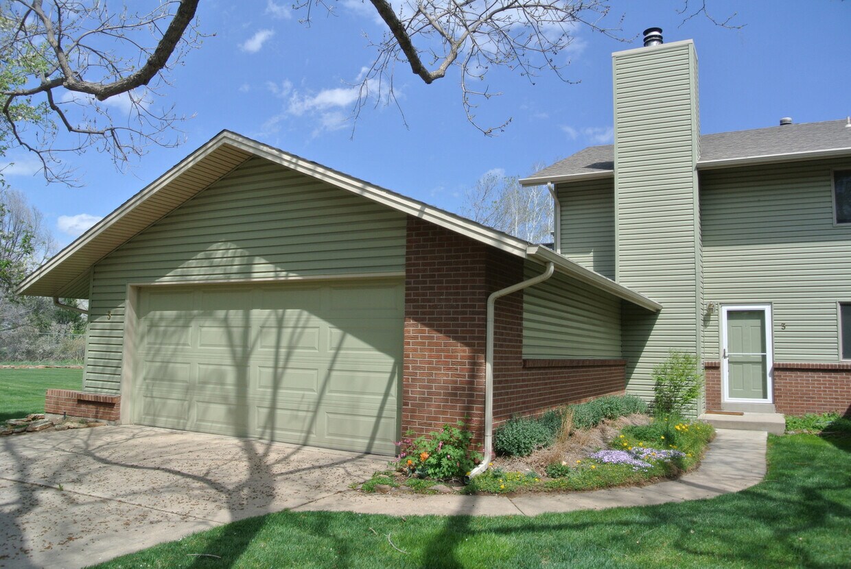 Foto principal - Boulder Townhome 3 bed, 2.5 bath