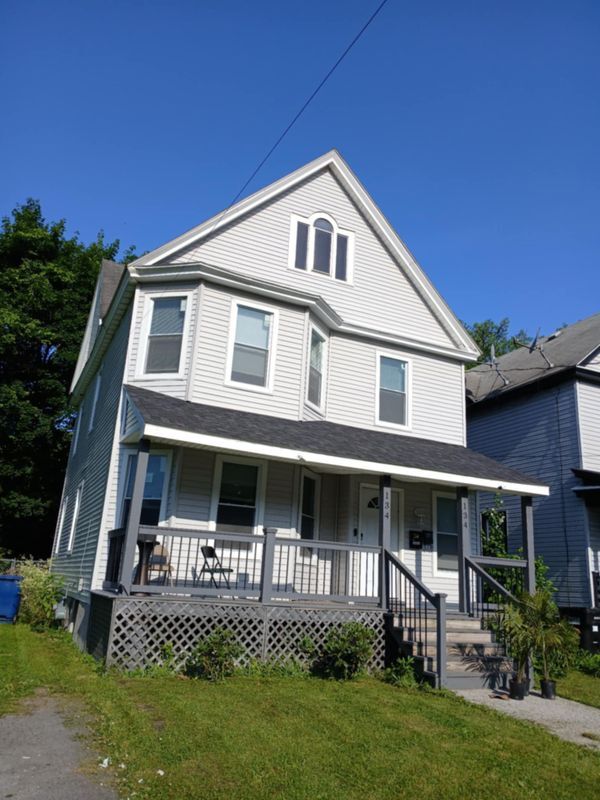 Primary Photo - 134 Richardson Ave