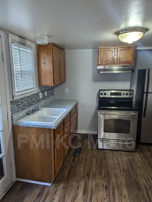 Foto del edificio - 724 S Grand Ave