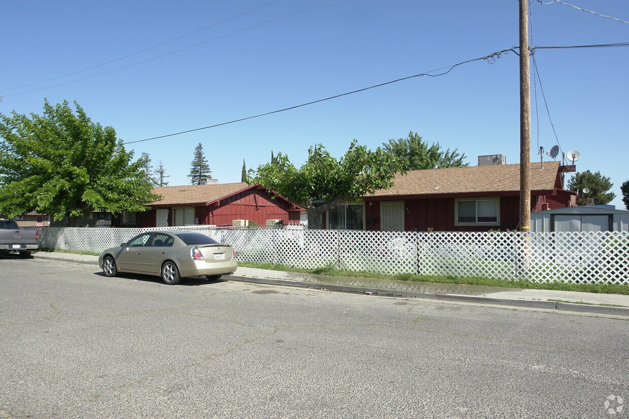Building Photo - 851 Acacia Ct