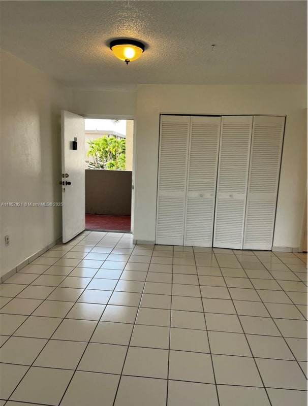 Building Photo - 802 NW 87th Ave