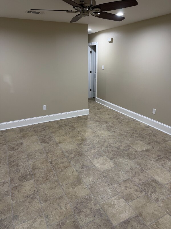 Building Photo - 1110 West Dr