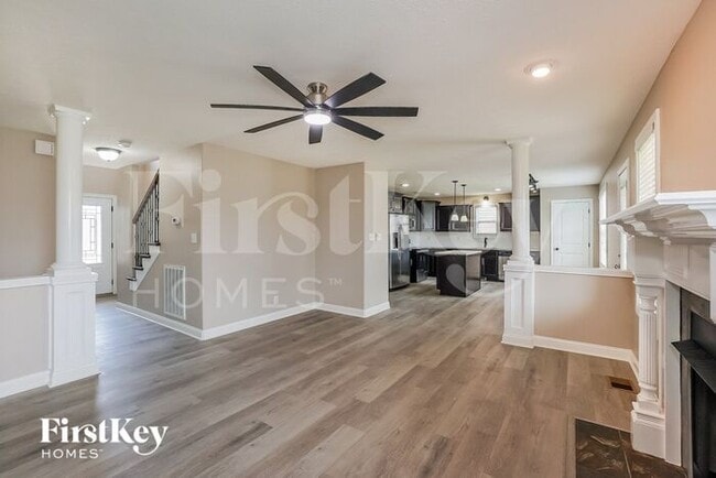 Building Photo - 3765 Windhaven Dr