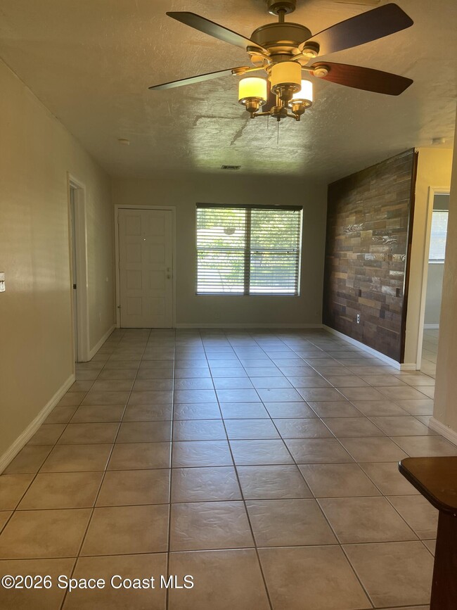 Foto del edificio - 405 W Rutgers St