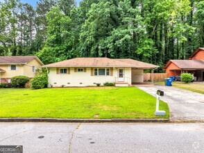 Building Photo - 2579 Bonnybrook Dr SW