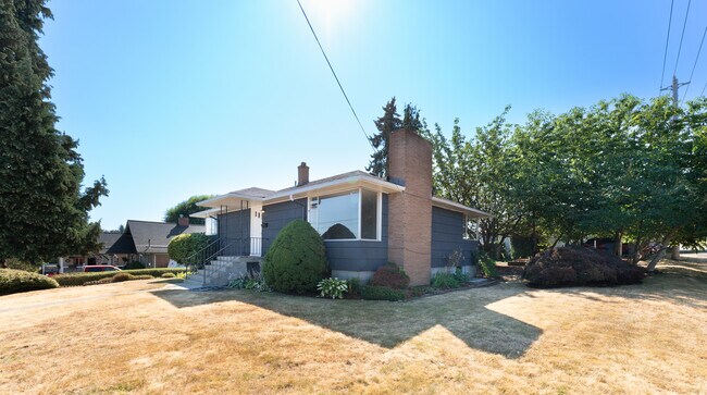 Building Photo - 8405 S 118th St